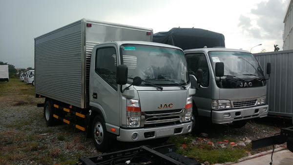 Xe tải thùng 6m và hành trình vận tải hàng hóa chuyên nghiệp