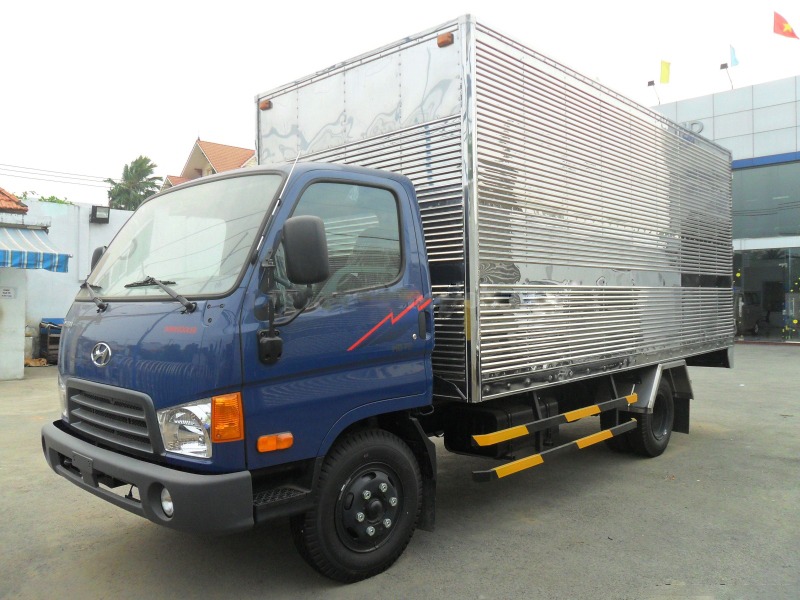 Xe tải Hyundai 15 tấn H150 thùng mui bạt bửng nâng