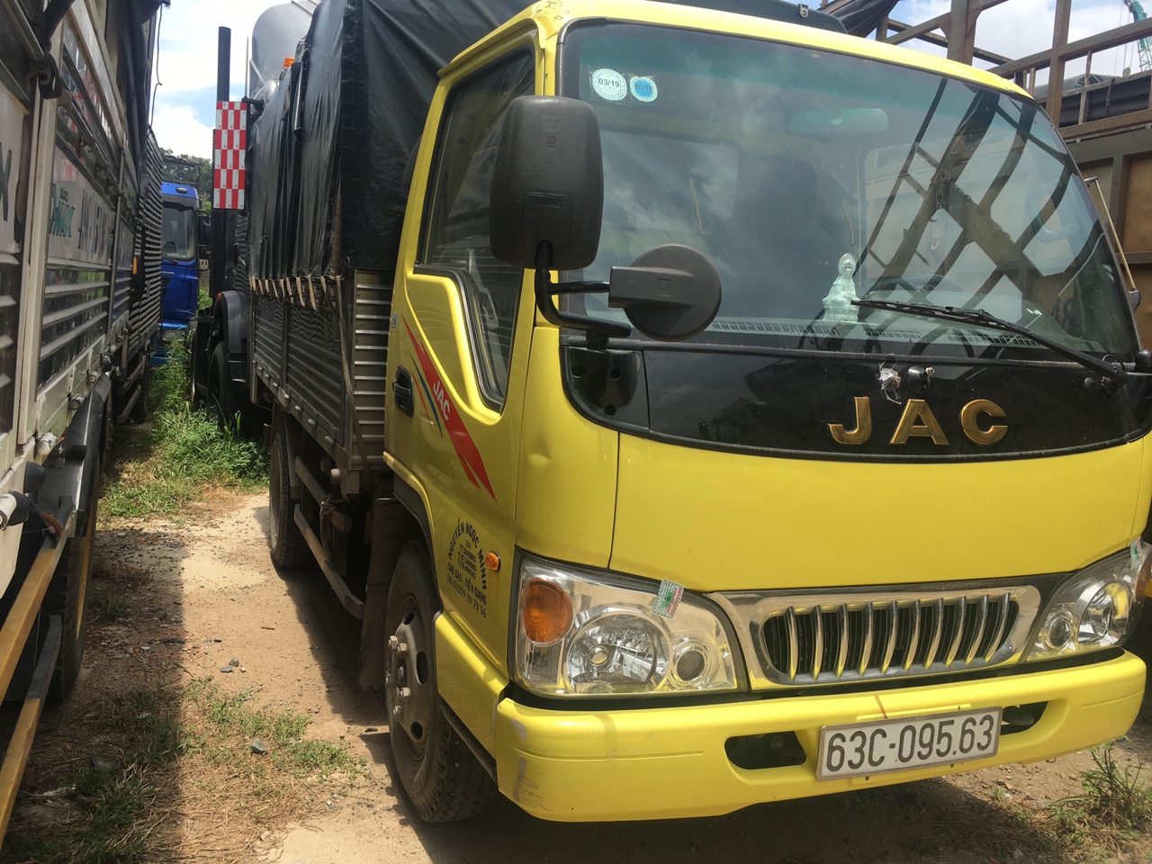 Xe tải JAC cũ 2t4 đời 2016 | Ngân hàng phát mại