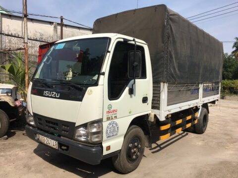 Xe tải Isuzu 2t2 cũ đời đăng ký 2018 máy lạnh hãng