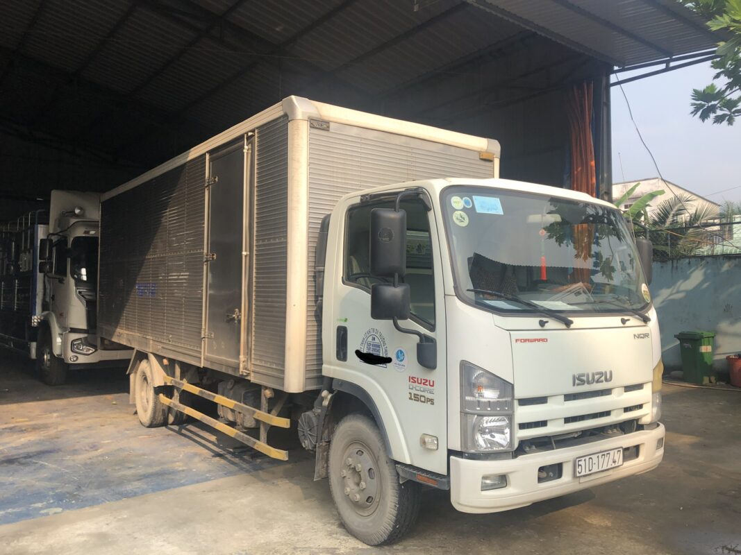 Xe tải iusuzu 5 tấn cũ thùng kín
