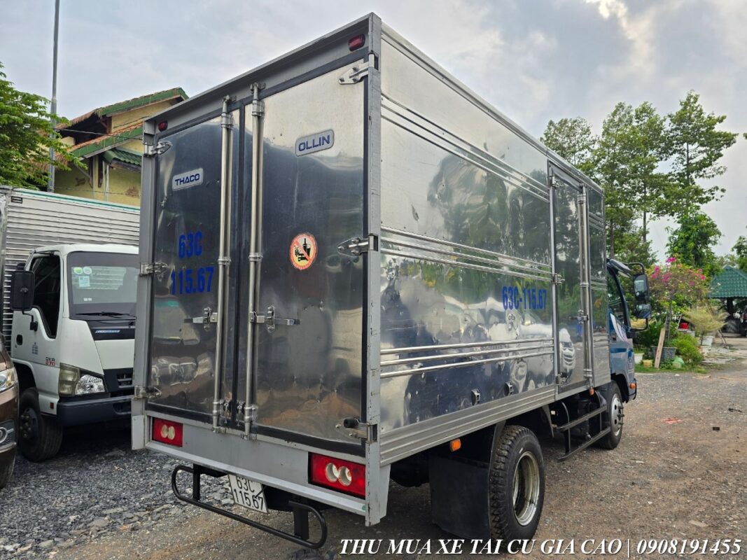 Xe tải Thaco Ollin 3t5 cũ thùng kín 3m7 Thaco Ollin 350 cũ xe đẹp