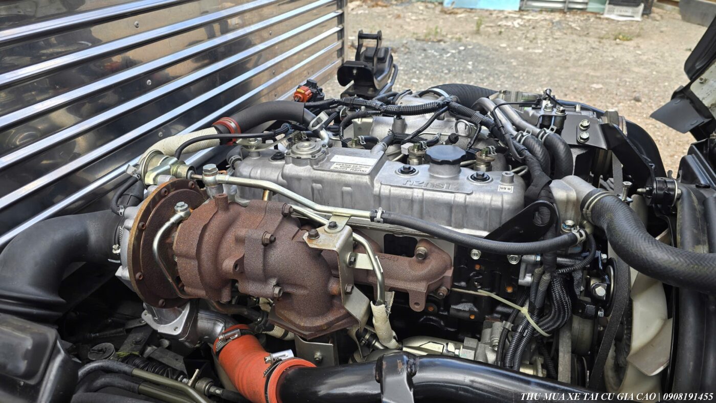 Isuzu QKR210 1t9 lướt đời 2023 không lỗi nhỏ thùng dài 4m3 lốp đẹp nguyên giàn