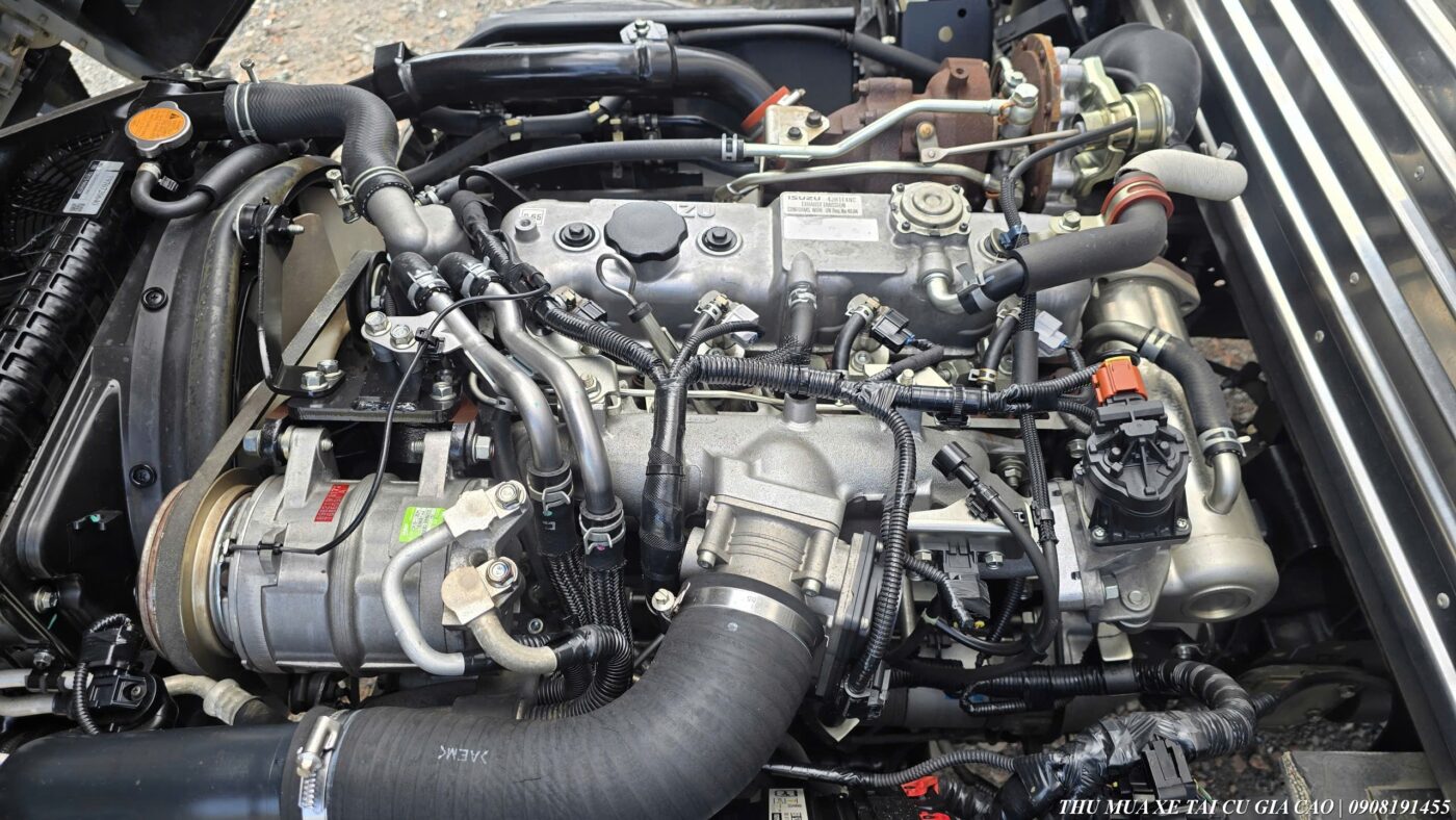 Isuzu QKR210 1t9 lướt đời 2023 không lỗi nhỏ thùng dài 4m3 lốp đẹp nguyên giàn